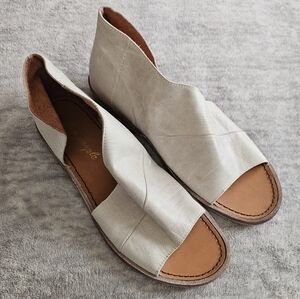 Free People Mont Blanc asymmetrical open-toe slip-on sandals Leather Cream US 8